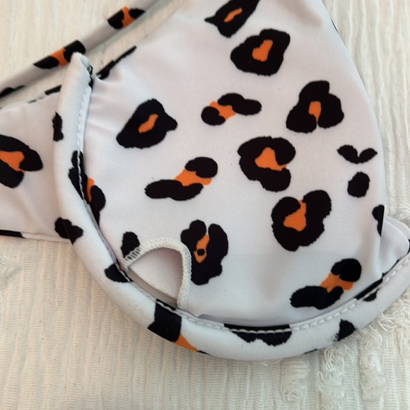 Cheeky leopard print bikini - Picture 3 of 7